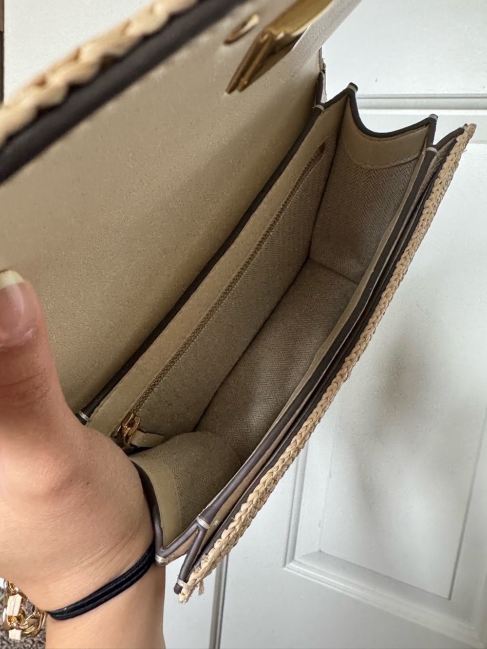 Tory Burch Cream Woven Shoulder Bag with Gold Accents - Picture 7 of 7